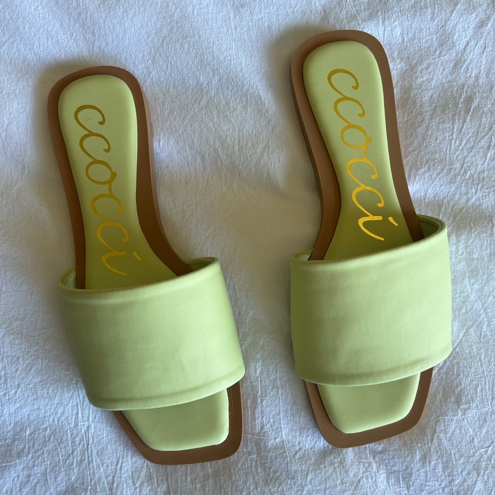 Vici collection Myles Slide Sandals new in box - Picture 4 of 6